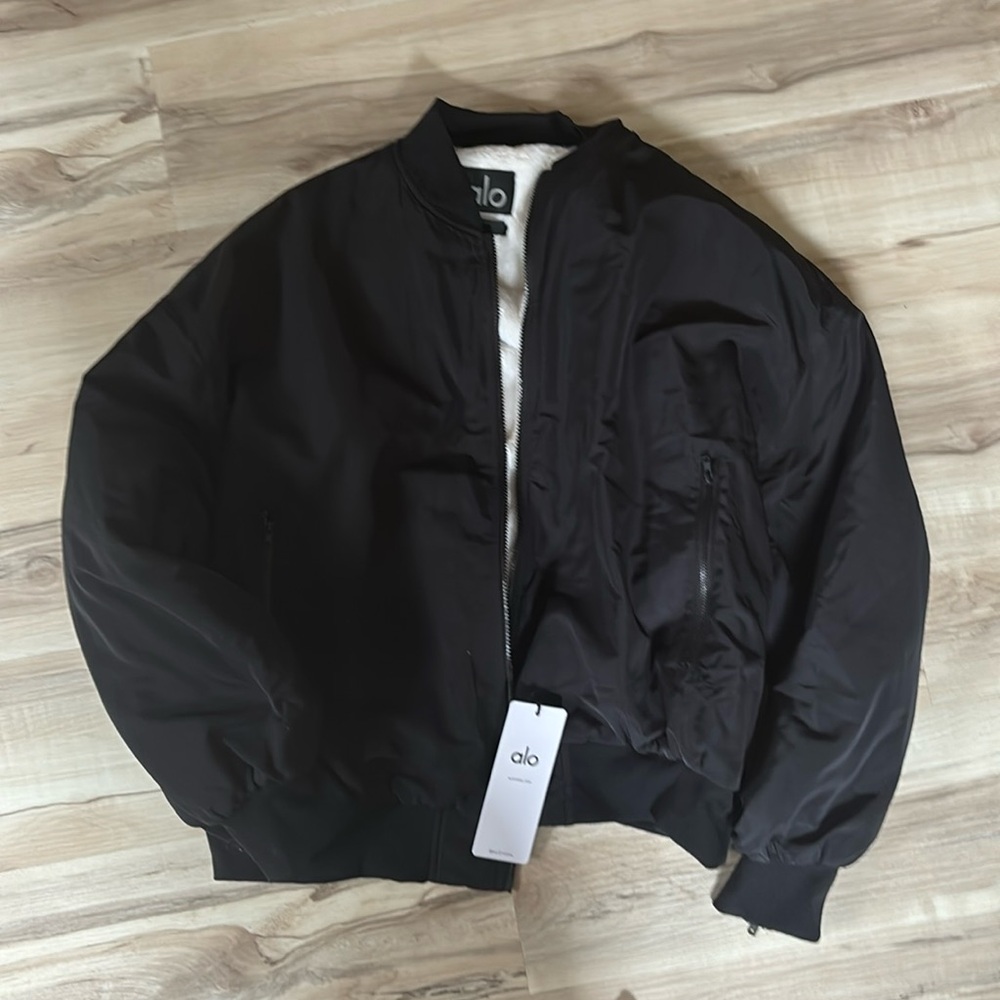 NWT ALO YOGA FAUX FUR URBANITE BOMBER